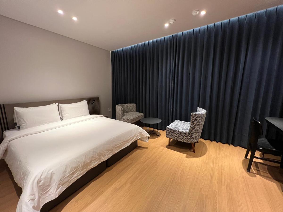 Jinhae Intercity Hotel Changwon Esterno foto