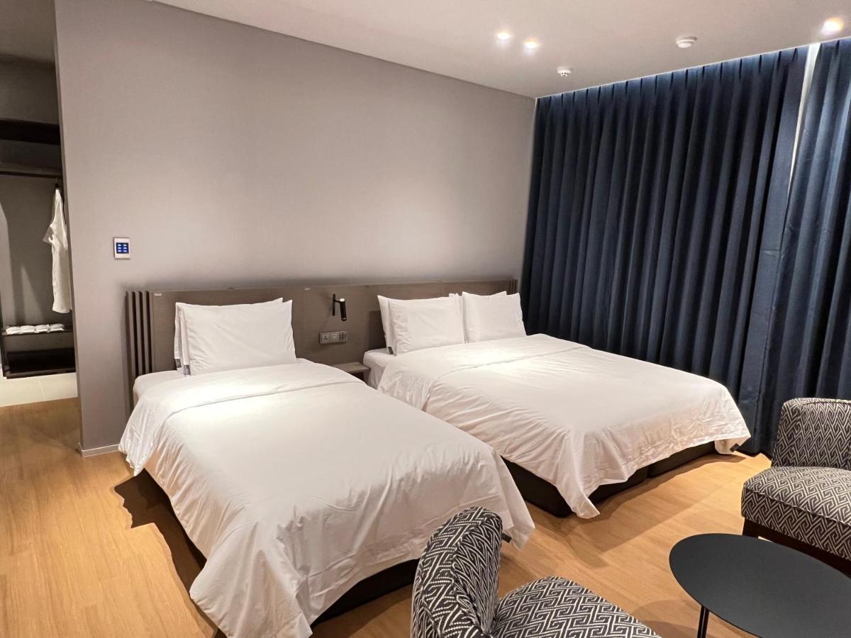 Jinhae Intercity Hotel Changwon Esterno foto
